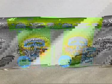 Skylanders Collector Card Starter Kit (includes album, 4 Foil Cards, 2 Packs, and more)