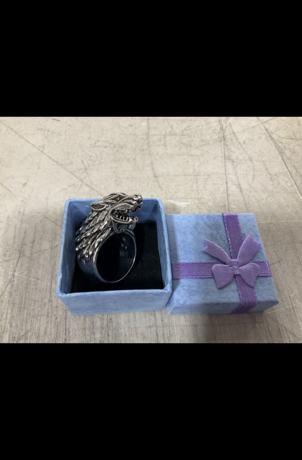 Wolf ring in box: Wolf ring in box