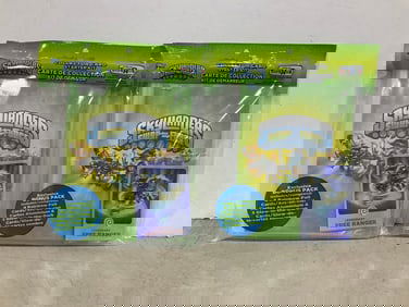 Skylanders Collector Card Starter Kit (includes album, 4 Foil Cards, 2 Packs, and more)