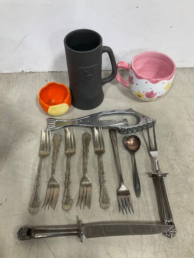 Vintage Cigar Box with Sandpaper, X-Acto Knife, Vintage Meat Grinder, and more (1 of 1)