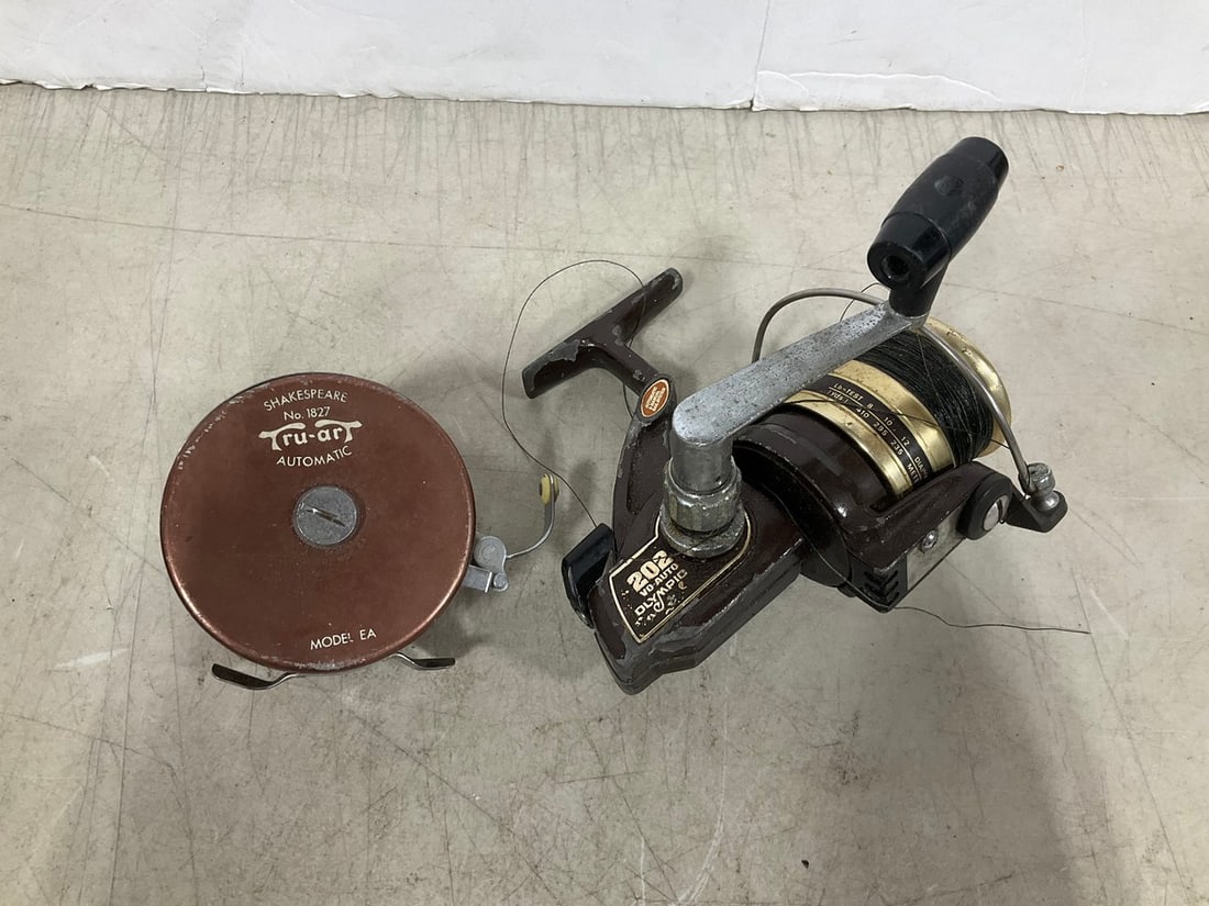 Vintage pencil sharpeners and more (1 of 1)