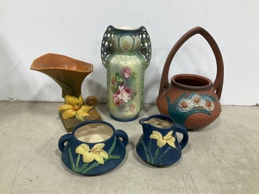 Various Roseville Ceramics (Tallest - 9in)
