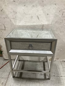 1 Drawer Nightstand (23inx20in13in)