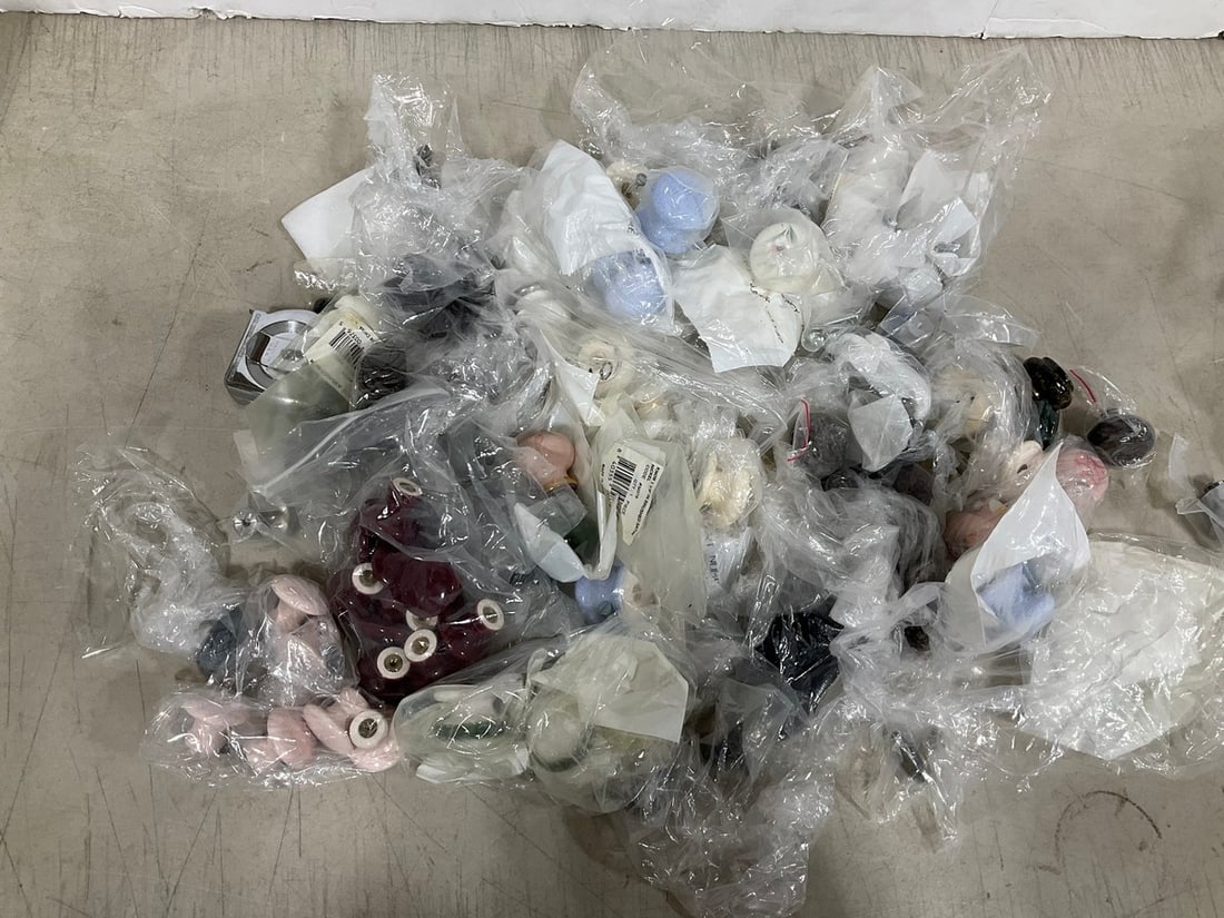 Various Door Knobs: Various Door Knobs