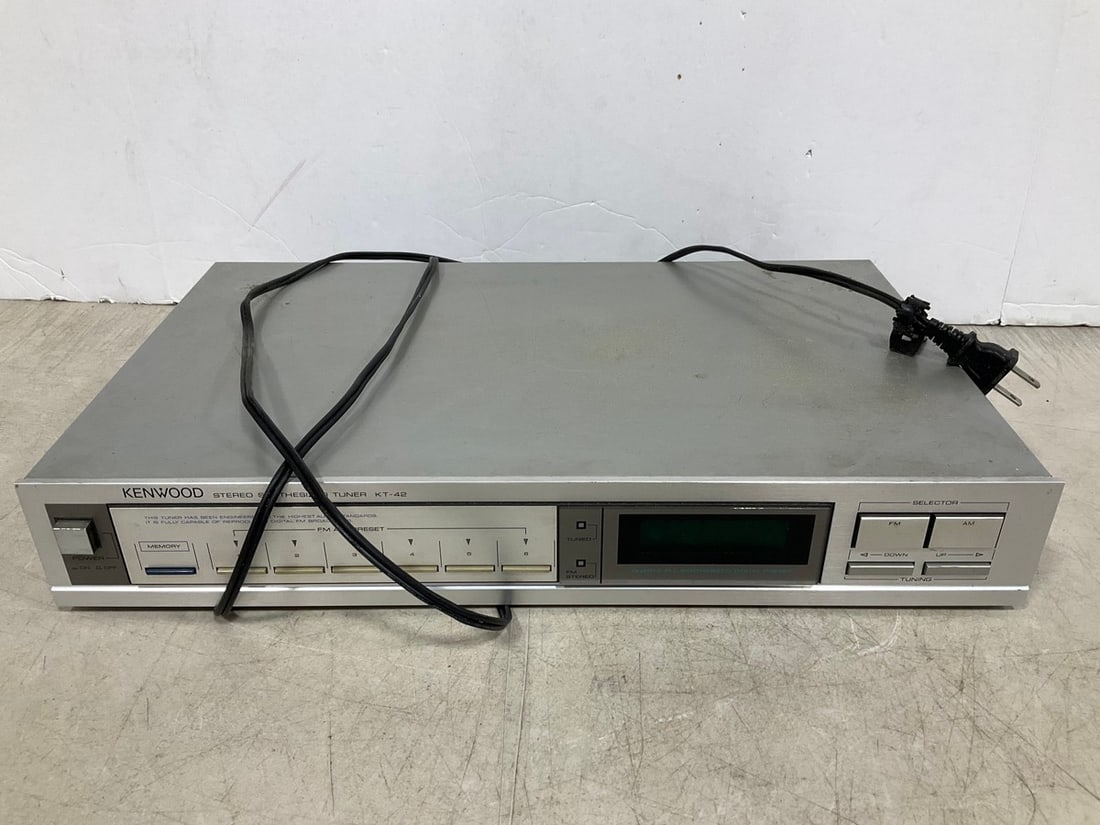 Kenwod stereo synthesizer tuner(moodel:KT-42): Kenwod stereo synthesizer tuner(moodel:KT-42)