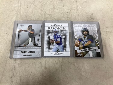 Collectible sports cards(Daniel Jones)