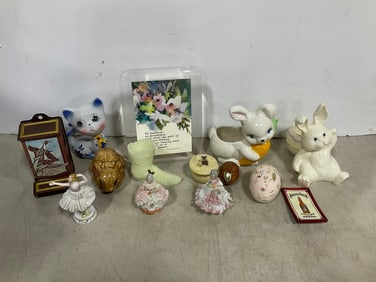 Various ceramics/house decor