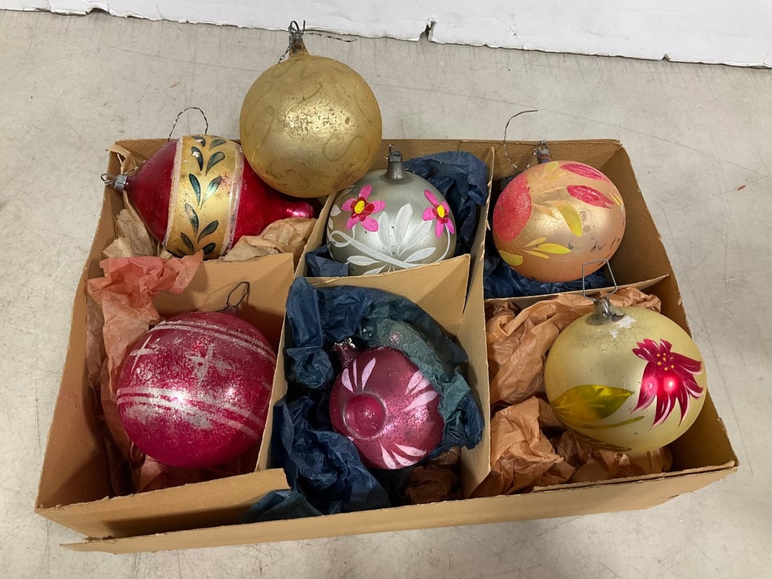 Vintage Christmas ornaments: Vintage Christmas ornaments