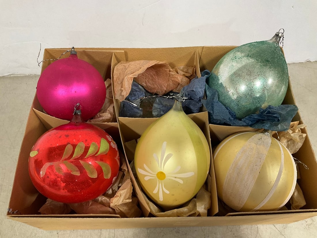 Vintage Christmas ornaments: Vintage Christmas ornaments