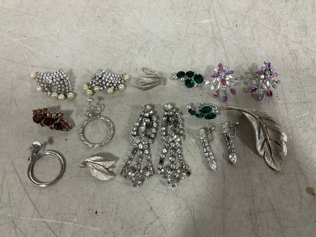 Rhinestone costume jewelry(cuff links and more): Rhinestone costume jewelry(cuff links and more)