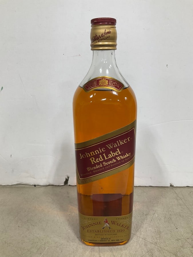 1970's/80's Johnnie Walker Red Label whisky(1L) (1 of 1)