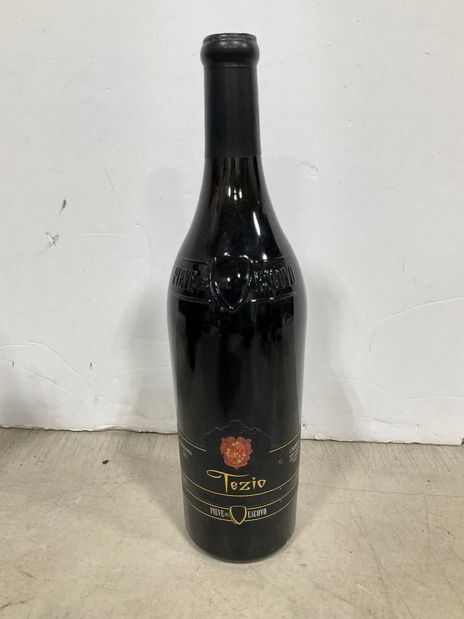 2003 Tezio red wine(750mL): Any contents in bottle is Free; You are bidding on the bottle & unbroken tax stamp