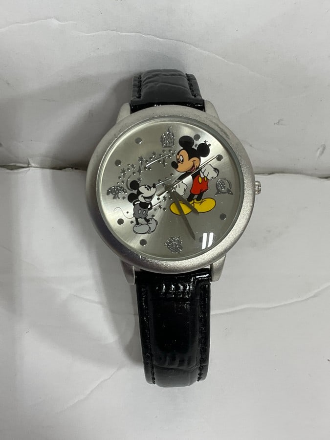 Vintage Mickey Mouse Through The Years Watch: Vintage Mickey Mouse Through The Years Watch