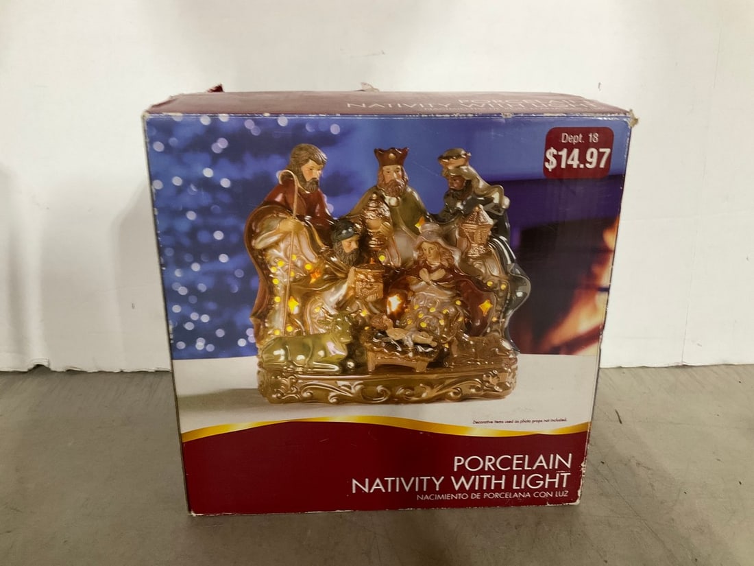 Porcelain Nativiity with Light: Porcelain Nativiity with Light