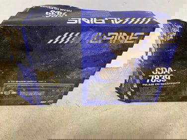 Alpine FM/AM CD Receiver (CDA-7839)