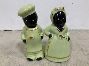 Ceramic Pepper/Salt Shaker (4.5in Tall)