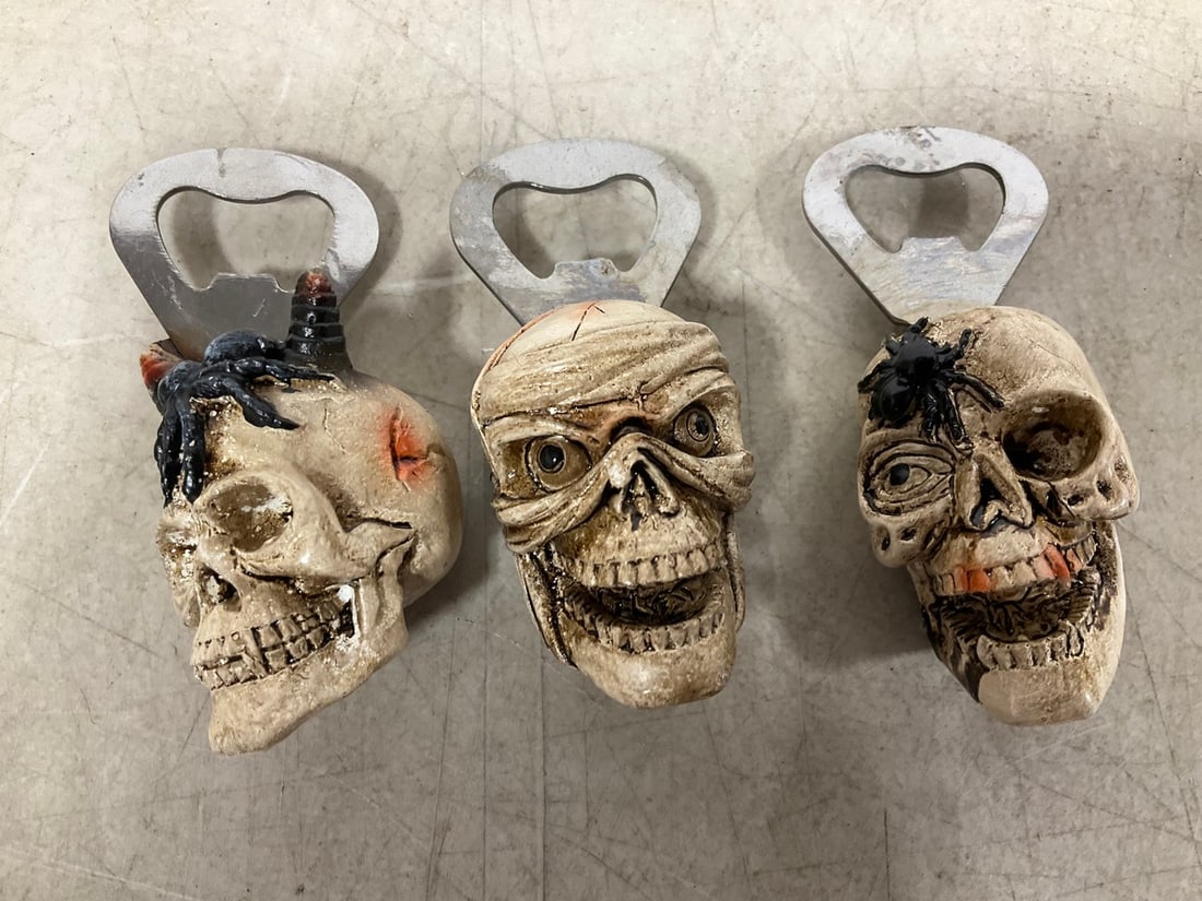 Skull bottle openers (1 of 1)