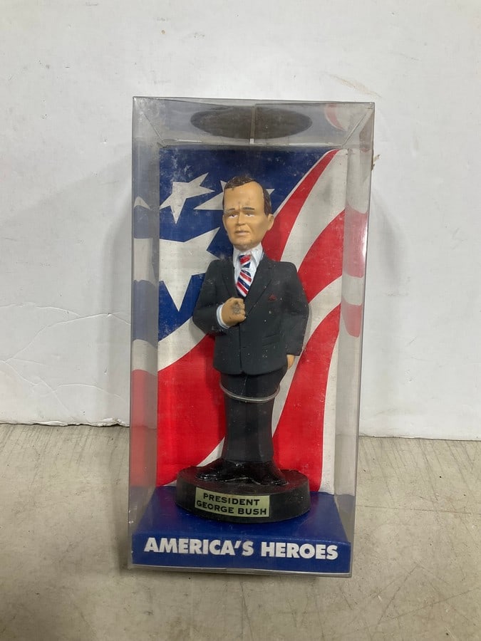 America's Heroes Preident George Bush collectible(new in box): America's Heroes Preident George Bush collectible(new in box)