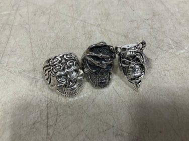 Skull rings(one size 9)
