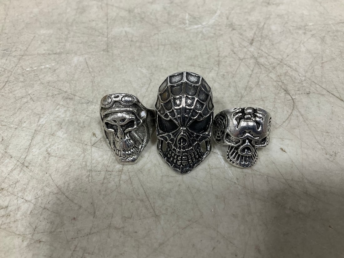Skull rings: Skull rings