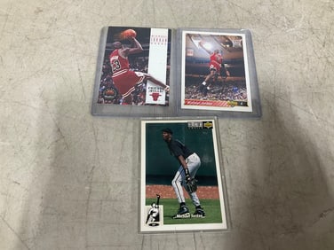 Chicago Bulls Michael Jordan collectible cards with covers