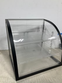 Plastic display case(18in.x19.5in.x17in.)