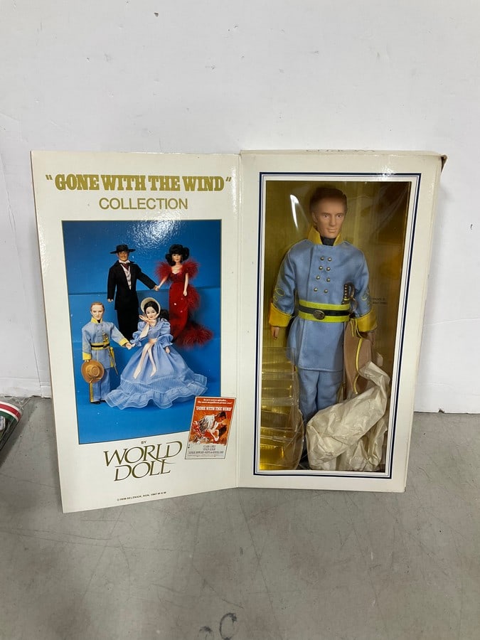Gone With the Wind limited edtition portrait doll in box (1 of 1)