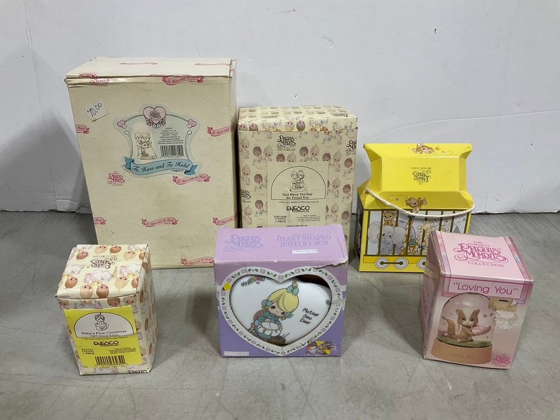 Various Precious Moments Ceramics, and more *in boxes*: Various Precious Moments Ceramics, and more *in boxes*