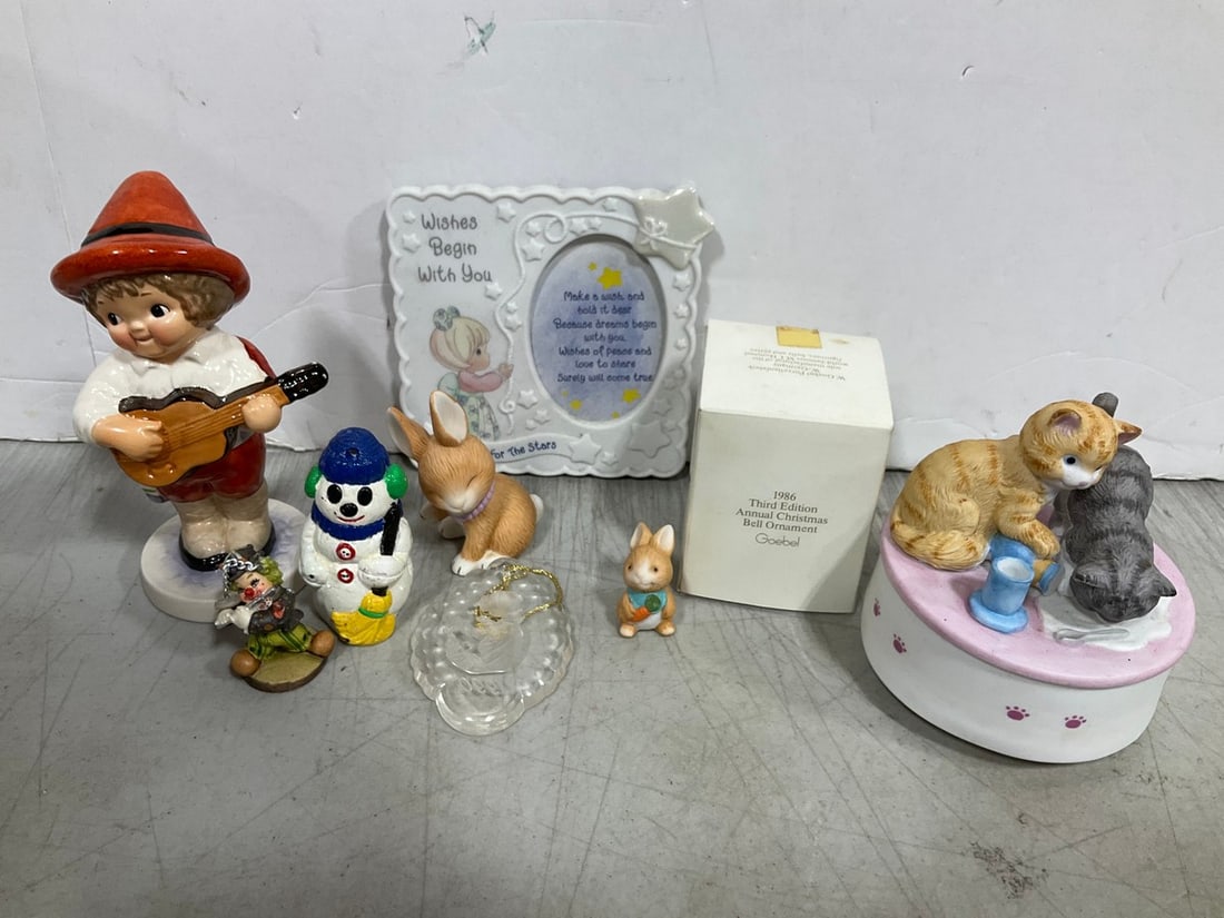 Various Ceramic Figures, and more(Tallest - 6in): Various Ceramic Figures, and more(Tallest - 6in)