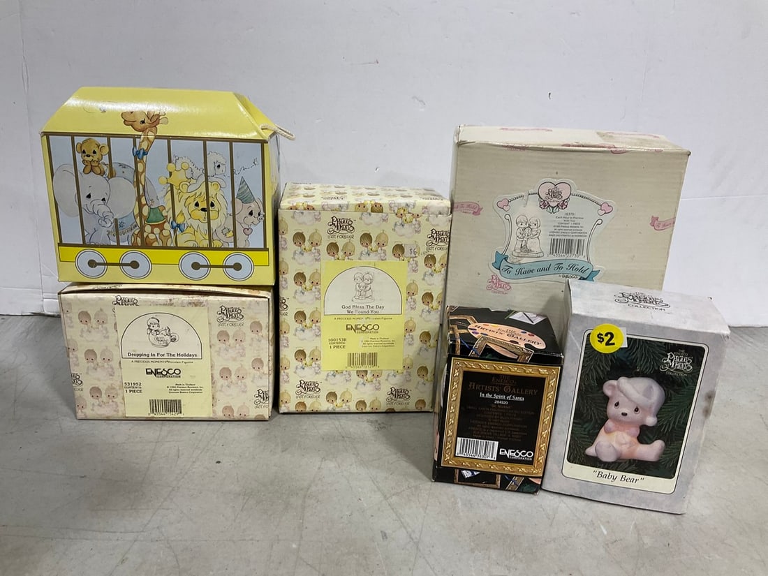 Various Precious Moments Ceramics *in boxes*: Various Precious Moments Ceramics *in boxes*