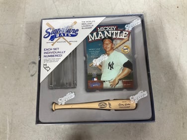 Mickey Mantle genuine miniature replica bat(sealed)