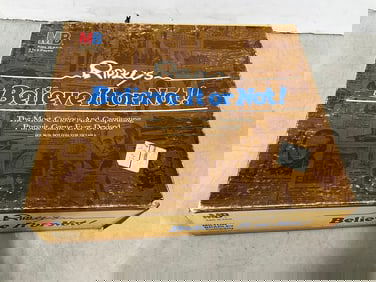Ripleys Believe it or not vintage game in box