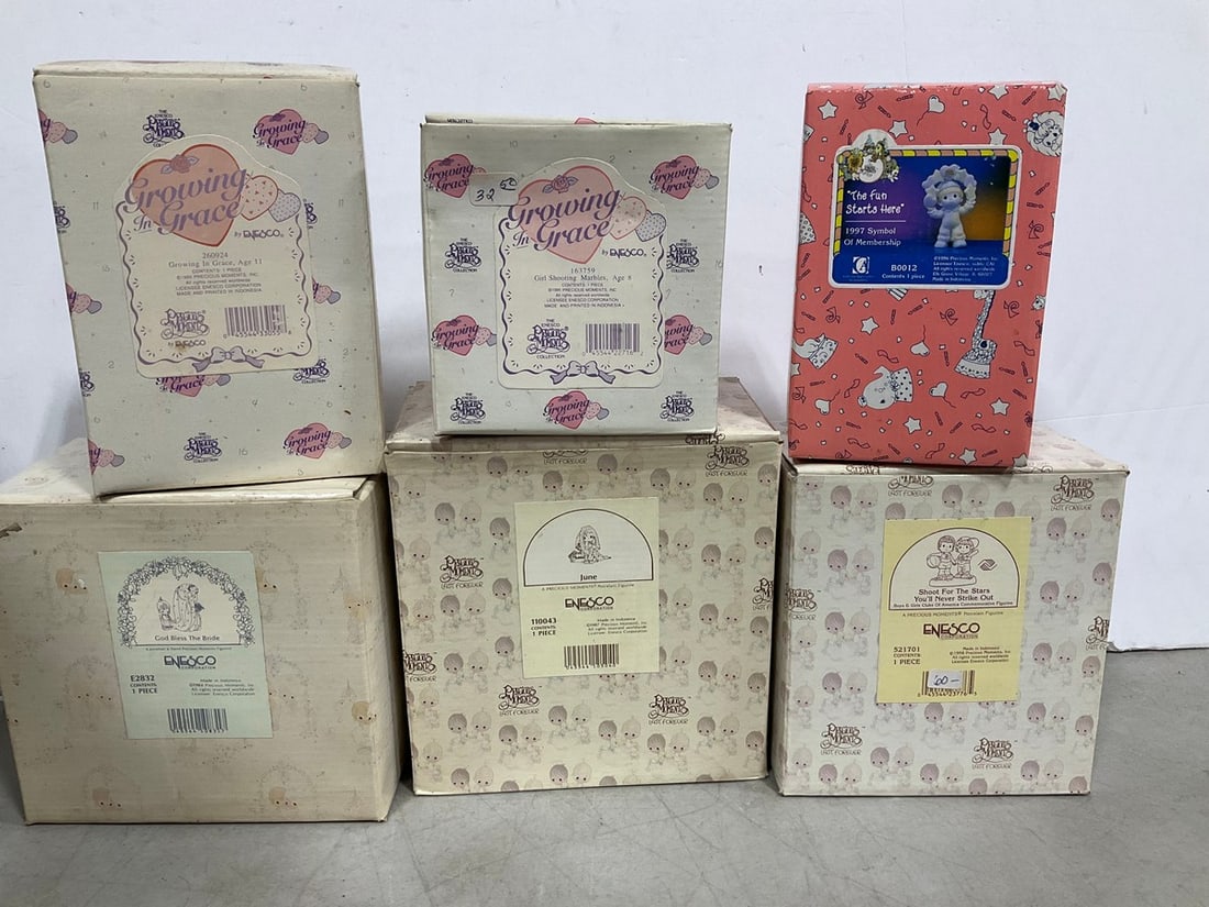 Precious Moments collectibles(new in box): Precious Moments collectibles(new in box)