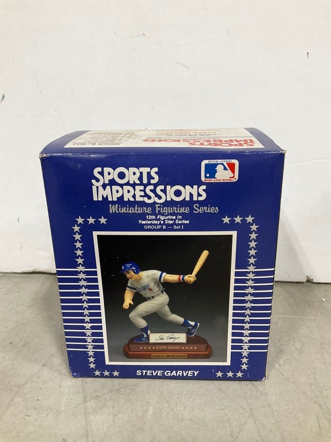 Steve Garvey Sports Impressions miniature figure collectible(new in box): Steve Garvey Sports Impressions miniature figure collectible(new in box)