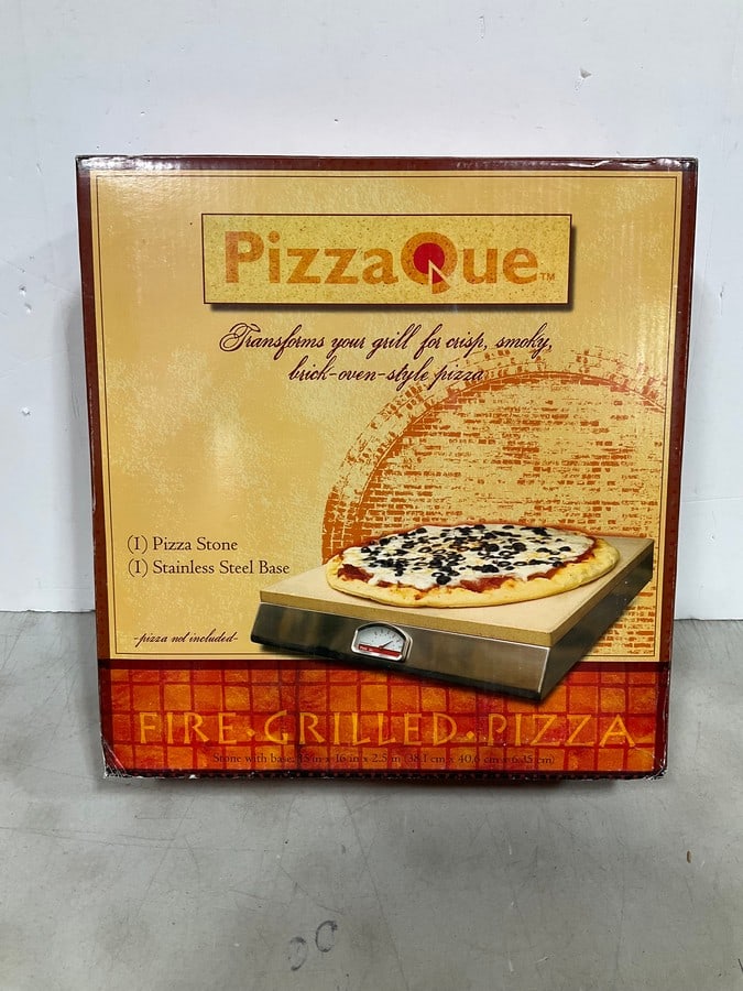 Pizza Que pizza stone with stainless steel base(new in box): Pizza Que pizza stone with stainless steel base(new in box)