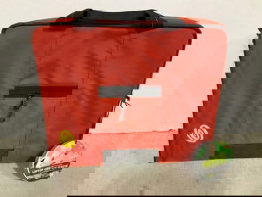 Laptop grip sleeve(new with tag)