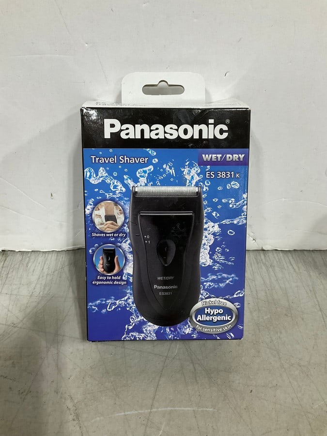 Panasonic wet/dry travel shaver(new in box): Panasonic wet/dry travel shaver(new in box)