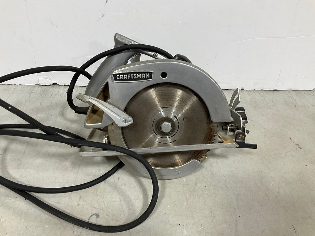 Craftsman 7in Electric Hand Saw (1 of 1)