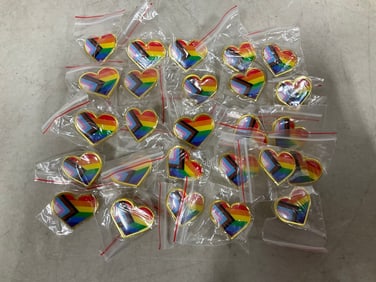 Pride heart rainbow pin lot(new)