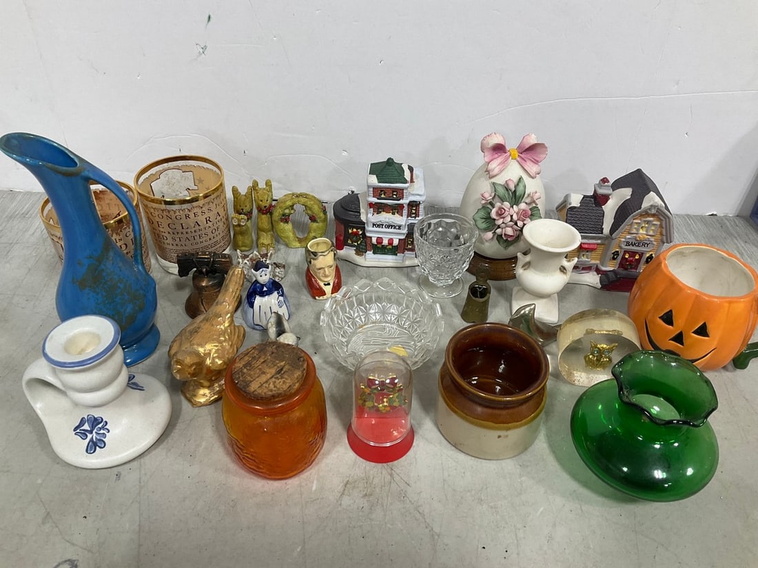 Various Ceramic Figures, Ceramic Houses, and more: Various Ceramic Figures, Ceramic Houses, and more