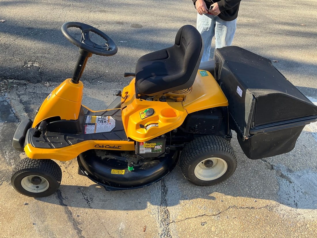 CC30 Cub Cadet Ride On Lawnmower (13A226JD010) (1 of 1)