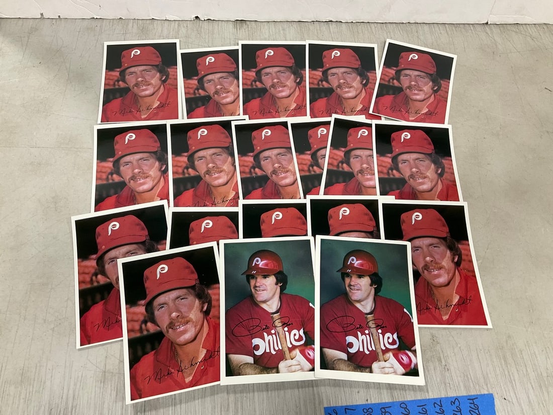 Baseball Picture Cards with authenticated signature (Mike Schmidt, and more): Baseball Picture Cards with authenticated signature (Mike Schmidt, and more)