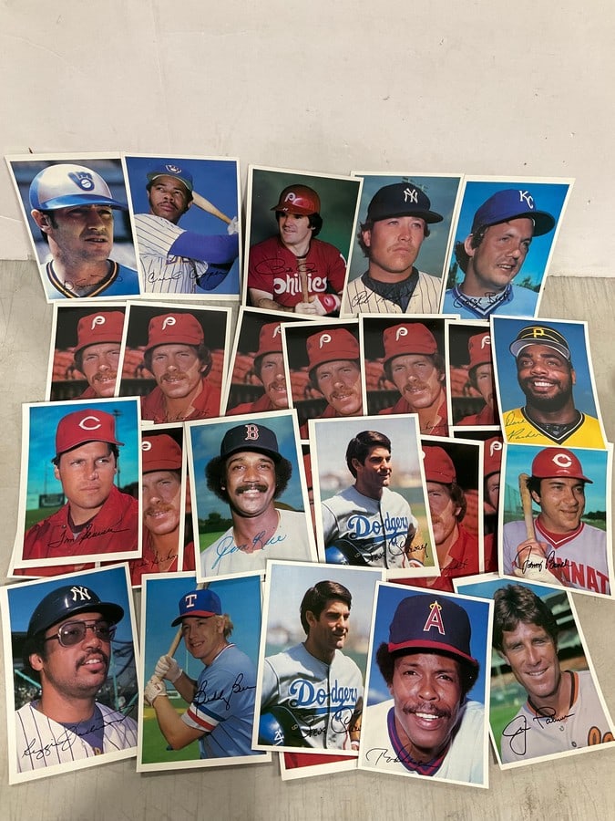 Various Topps Baseball Picture Cards with authenticated signatures (1 of 1)