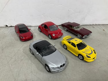 Diecast collectibles(Porsche, BMW, and more)