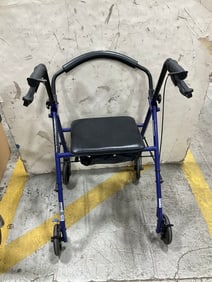 Quad rollator walker
