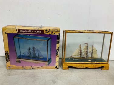 Vintage Miniature Clipper Ship In Glass Case (6inx7inx2in)