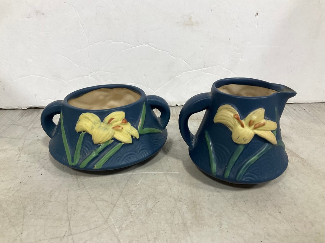 Roseville sugar/cream set(tallest 3.5in.) (1 of 1)