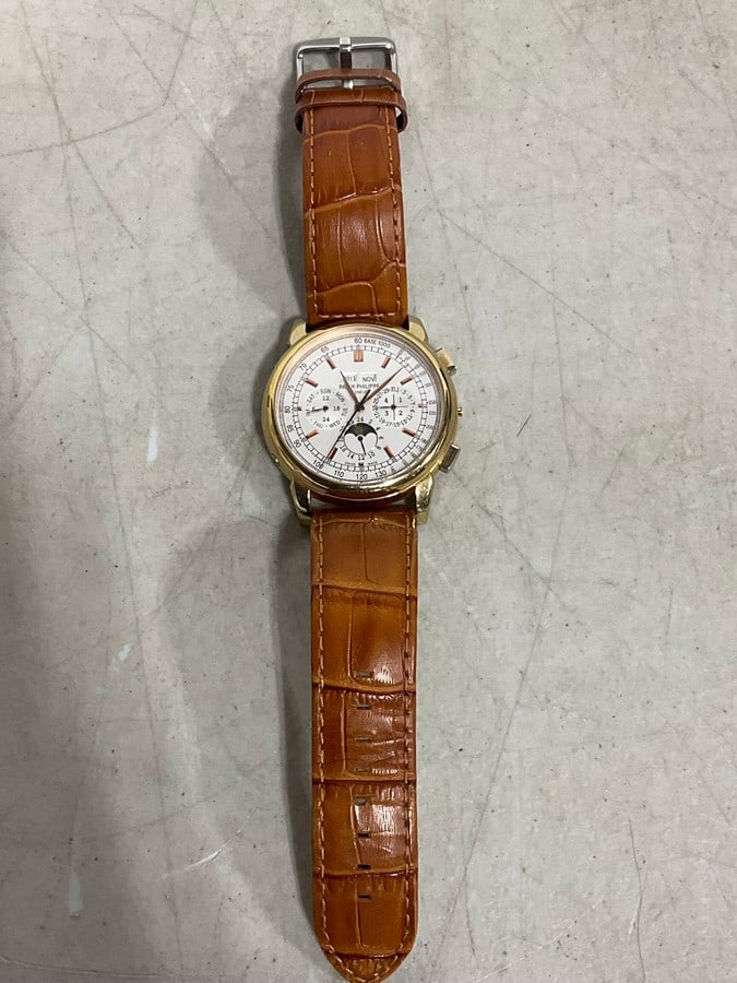 Patek Philippe watch (unauthenticated) (1 of 2)