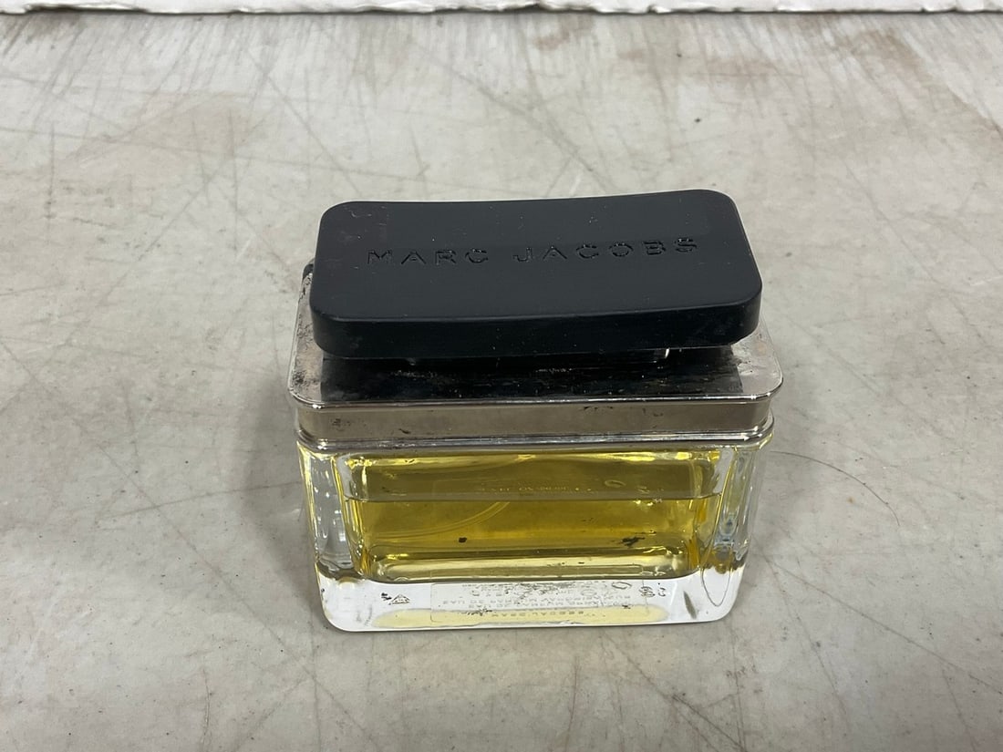 Marc Jabos perfume spray(1.7fl.oz.-3/4 full): Marc Jabos perfume spray(1.7fl.oz.-3/4 full)