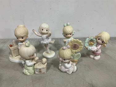 Precious Moments collectible stautes 6in Tallest)